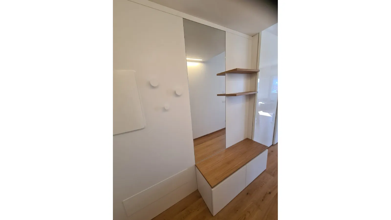 Ingresso su misura a Bologna - Progetto e realizzazione artigianale in falegnameria