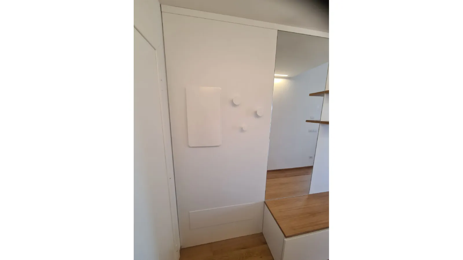 Ingresso su misura a Bologna - Progetto e realizzazione artigianale in falegnameria