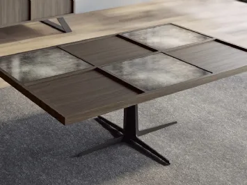 Tavolino in legno con inserti in MDF e basamento in metallo Hugo di Doimo Salotti
