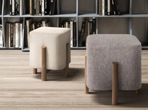 Pouf Kip in tessuto con struttura in legno di Doimo Salotti