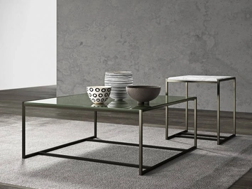 Tavolino Eulero con top in vetro o effetto marmo e base in metallo di Presotto
