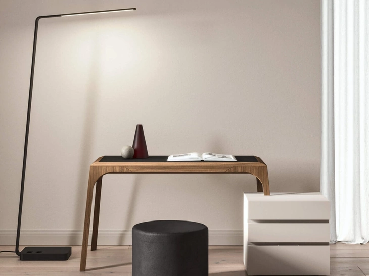 Scrittoio Relevè in legno con inserto in vetro di Presotto