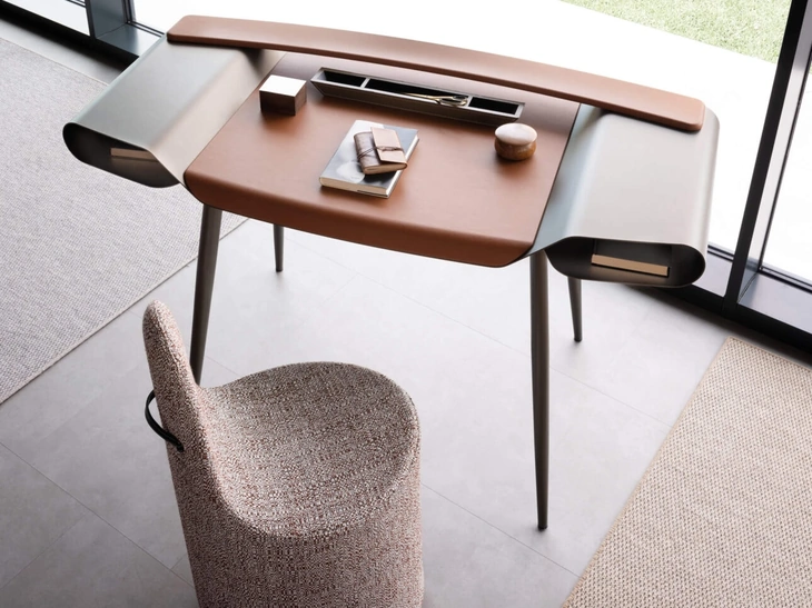 Scrittoio Gulliver in pelle e metallo di Presotto