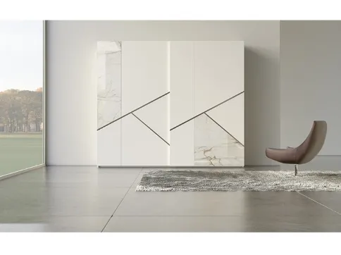 Armadio Comp 14 in laccato bianco con inserti in ceramica e bronzo graffiato di Voltan