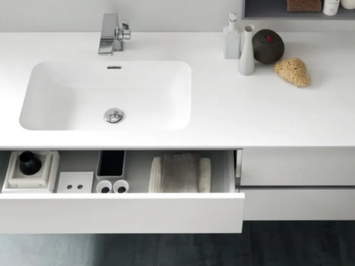 Mobile da Bagno sospeso C207 in laccato Bianco opaco con vasca integrata in mineralmarmo di Baxar