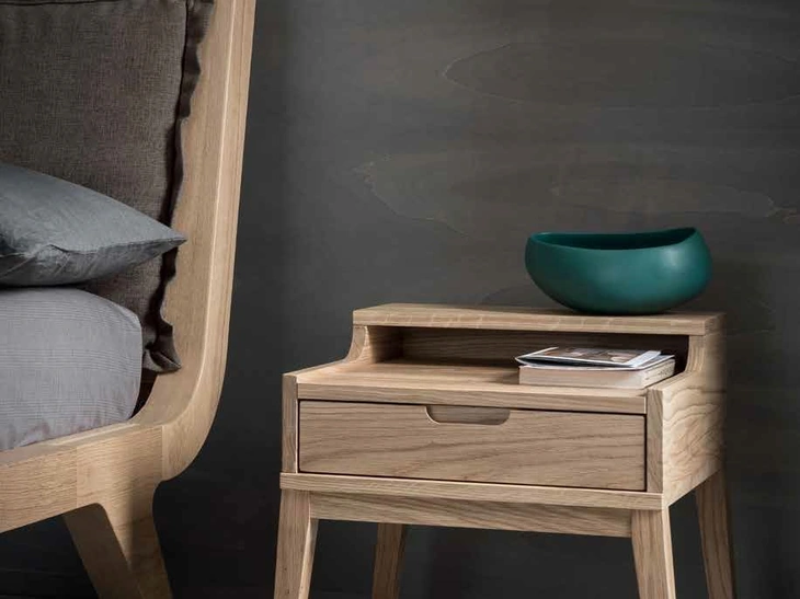 Comodino moderno in rovere massello Clover di Alta Corte