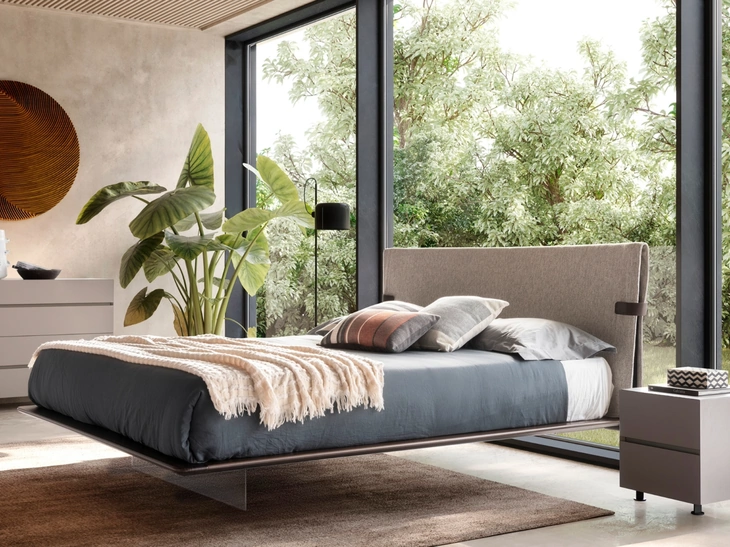 Letto con testiera in tessuto e giroletto in essenza Eucalipto Dress Code di Presotto