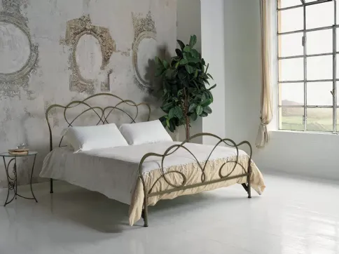 Letto in ferro battuto con testiera Fantasy di Bontempi