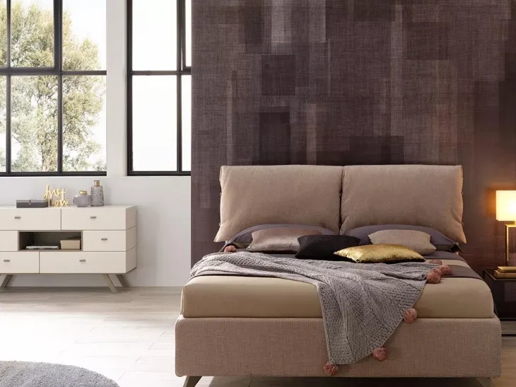 Letto in tessuto imbottito con testiera SC216 di Moretti Compact