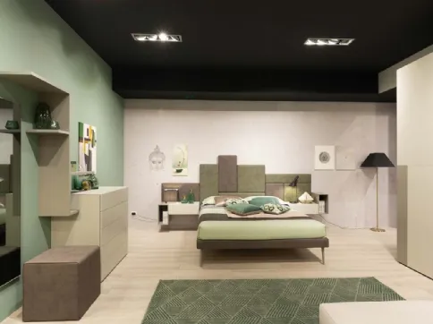 Letto in ecopelle con testiera di design MC040 di Moretti Compact