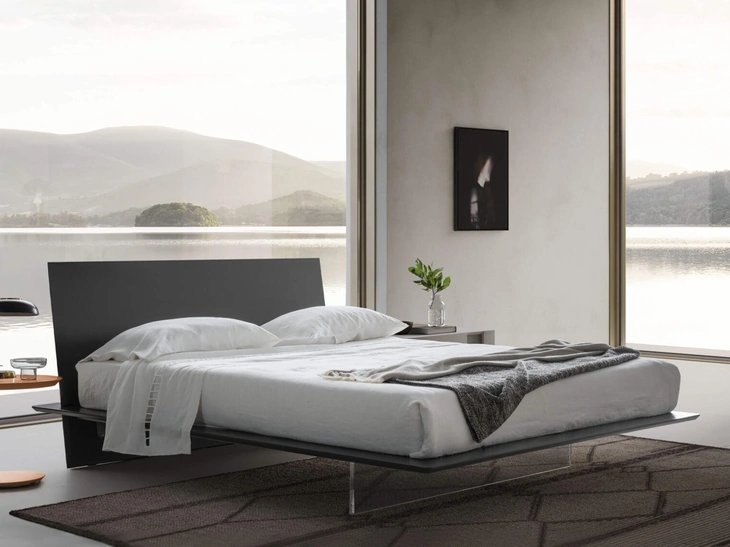 Letto con testiera Plana in laccato opaco di Presotto