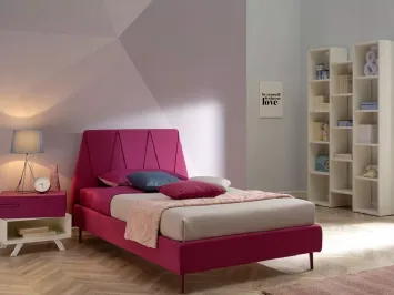 Letto comodo imbottito con testiera in tessuto dalle forme squadrate SC210 di Moretti Compact
