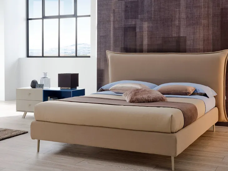 Letto in tessuto imbottito con testiera SC219 di Moretti Compact