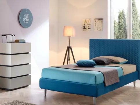 Letto singolo in tessuto con testiera trapuntata SC209 di Moretti Compact
