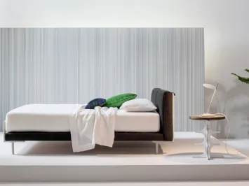 Letto in tessuto con testiera Camaleo di Twils
