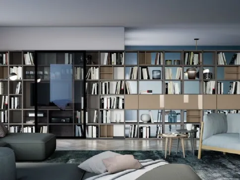 Libreria a muro e divisoria Logic Collection 03 in rovere fumo, laccato lucido e vetro grigio trasparente di Morassutti