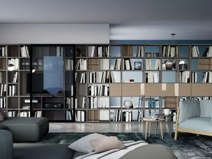Libreria a muro e divisoria Logic Collection 03 in rovere fumo, laccato lucido e vetro grigio trasparente di Morassutti