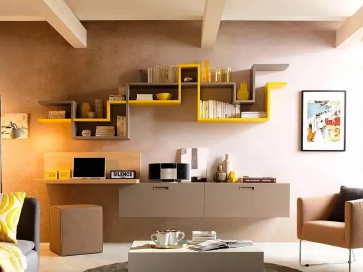 Parete con pensili sospesi, piano con pannello posteriore in olmo LV113 di Moretti Compact