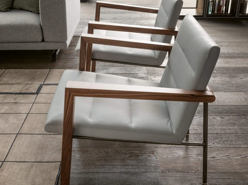 Poltroncina Mimosa in pelle e legno di Presotto