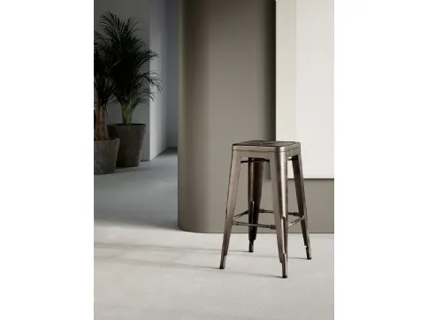 Sgabello Seven in metallo verniciato di Arredo3