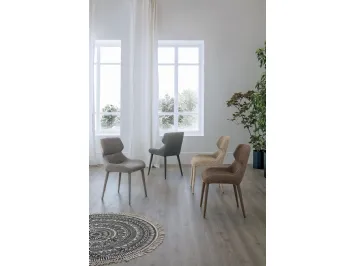Sedia Detroit imbottita e interamente rivestita in tessuto Soft-Touch vintage di Target Point
