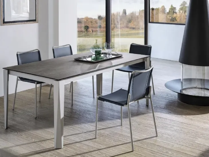 Sedia Shape in cuoio di Bontempi