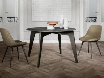 Tavolo rotondo Magic con top in laminato e gambe in massello di Frassino verniciato di Arredo3