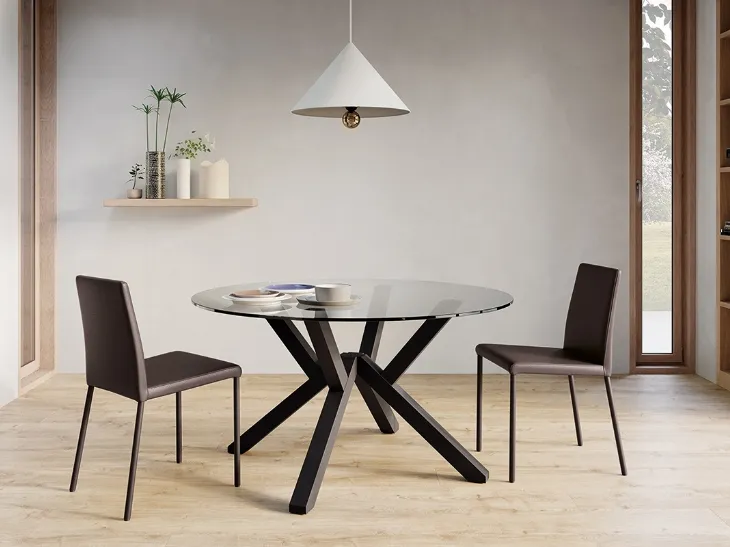 Tavolo rotondo Porto con piano in vetro temperato e basamento in legno di Arredo3
