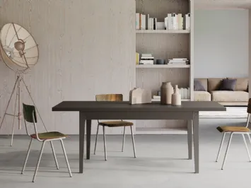 Tavolo Stoccolma Allungabile con piano in laminato e gambe impiallacciate di Arredo3