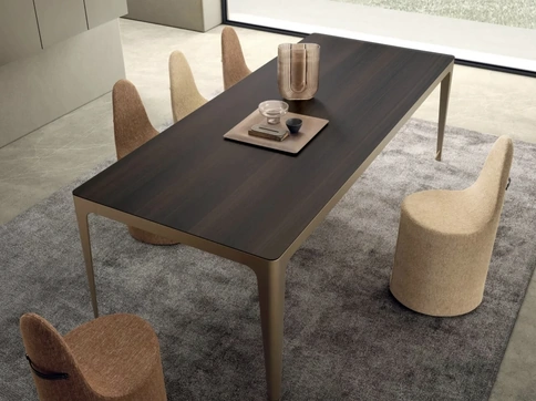 Tavolo Grand More con top in legno di Presotto