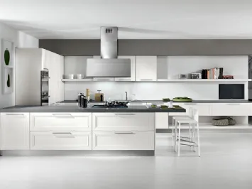 Cucina Classica Itaca angolare a ferro di cavallo in legno massello di Frassino laccato Bianco a poro aperto di Arredo3