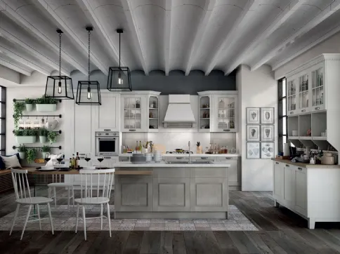 Cucina Classica con isola Virginia v02 in Frassino finitura Perla e Jersey con top in marmo Bianco di Carrara di Stosa