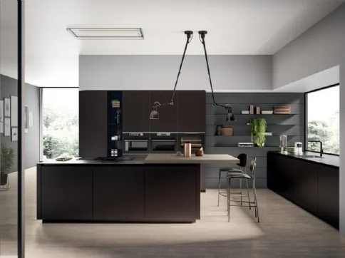 Cucina Moderna con isola in vetro opaco Caffè e penisola in impiallacciato Rovere safari Glass 2 0 di Arredo3