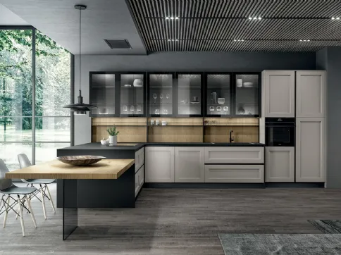 Cucina Moderna angolare con penisola in laccato opaco Nebbia, laminato Rovere biondo, vetro fumè e top in Fenix Nero Meg di Arredo3